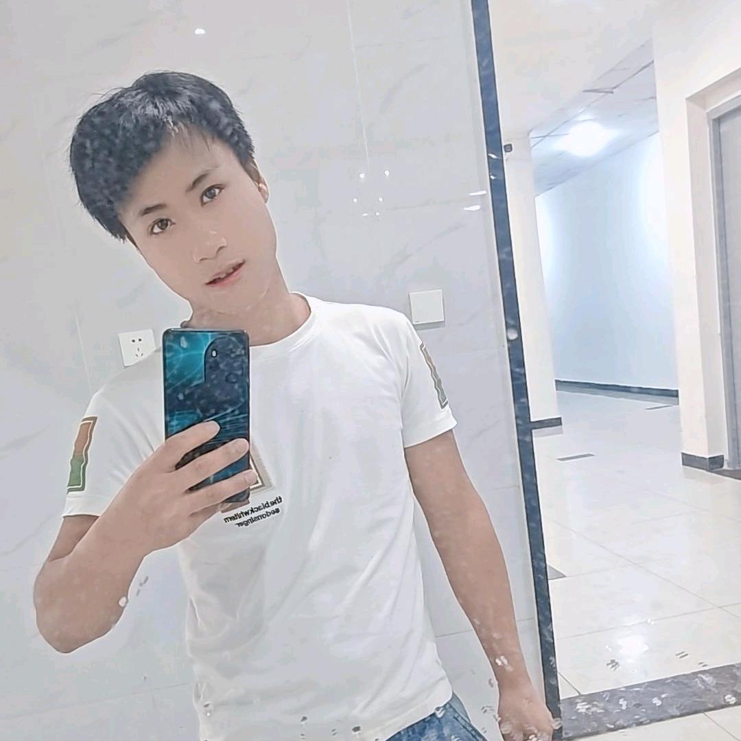 威宁炉山专业刮瓷粉师傅小蔡