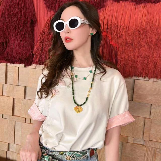 飞儿高定女装-爆款推荐