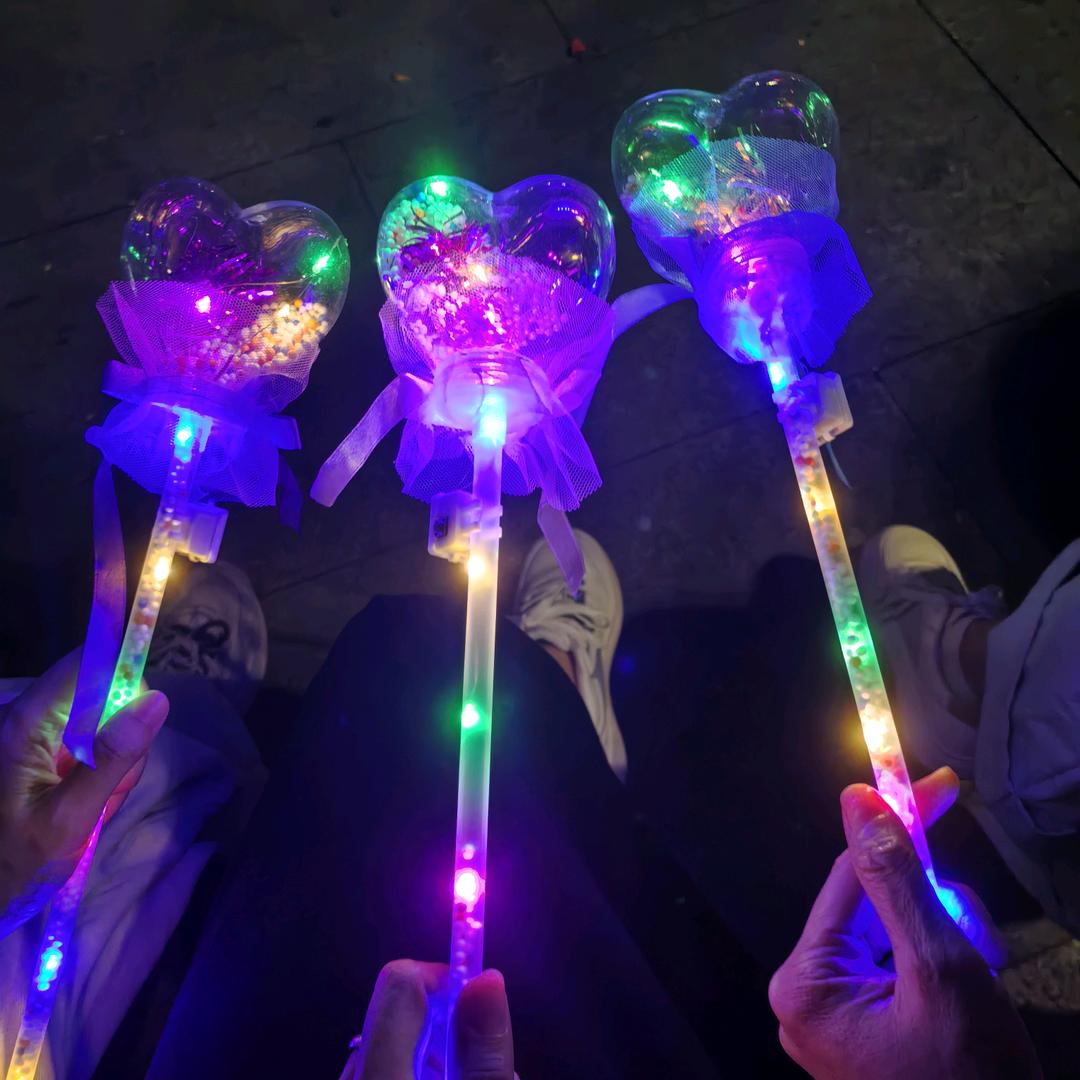 小白白（8090😃）