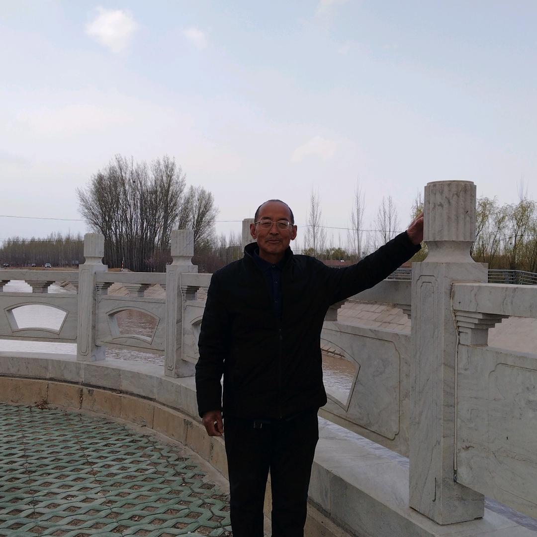 学唱歌的老郑