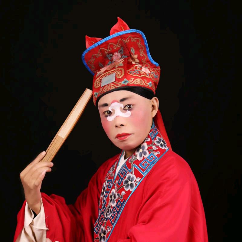 《顶灯的皮金》
