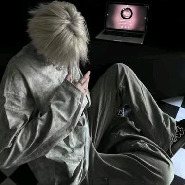 满星藏月