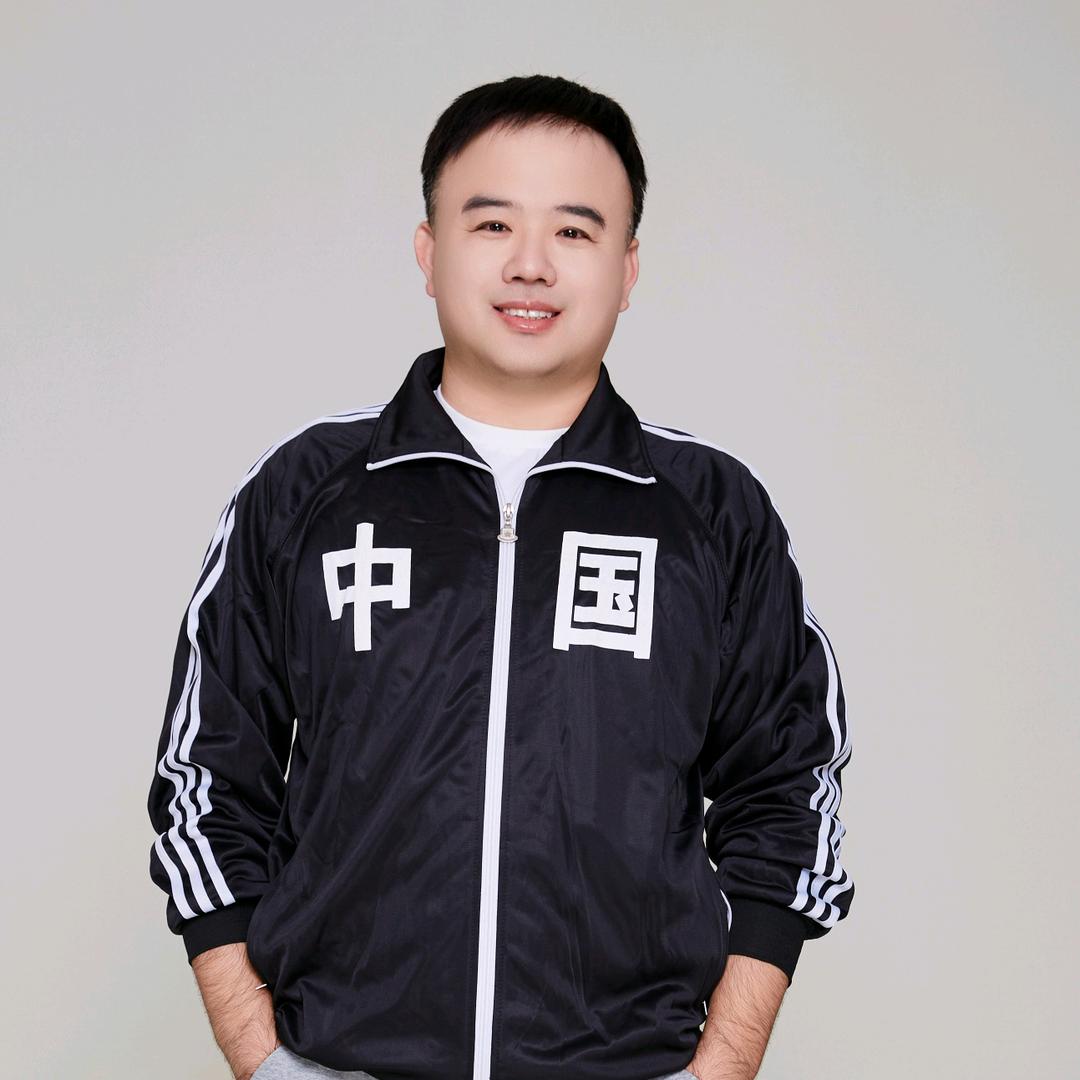 足球解说洪耀