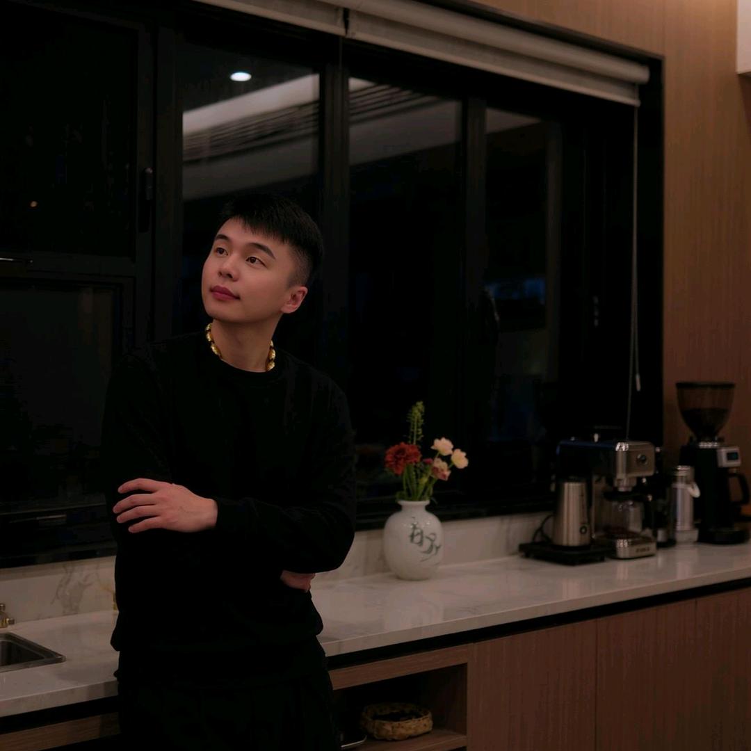 这个少年曾经多普通