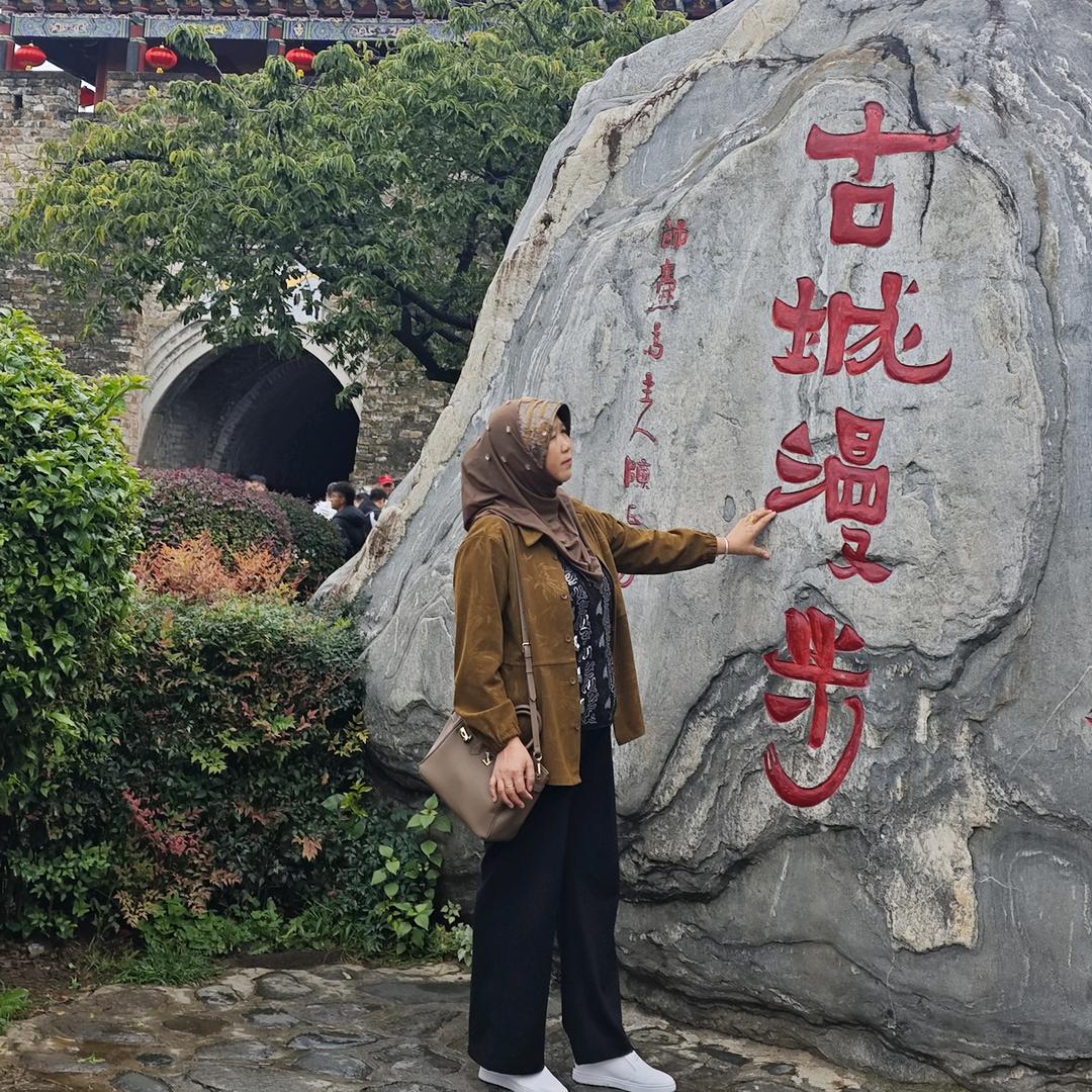 艳阳天晴