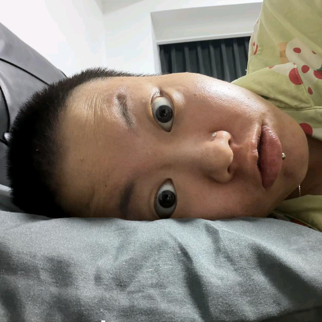 悲伤马桶盖同意啃西瓜