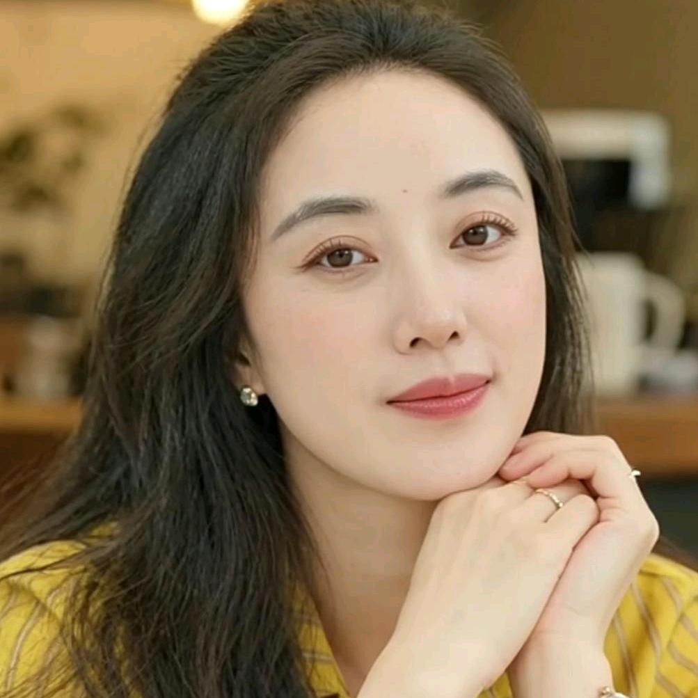 岁月无情转眼青丝变白发