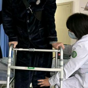 军哥在鼓劲