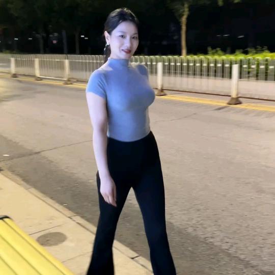 蕾儿吖