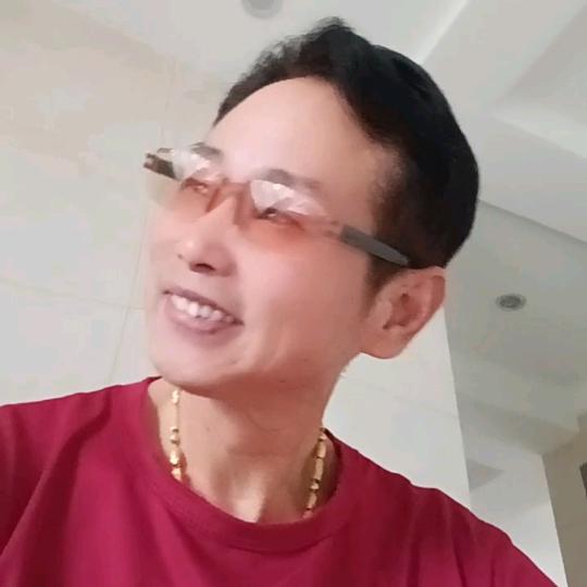 爱笑的单身哥哥，找一个有缘人