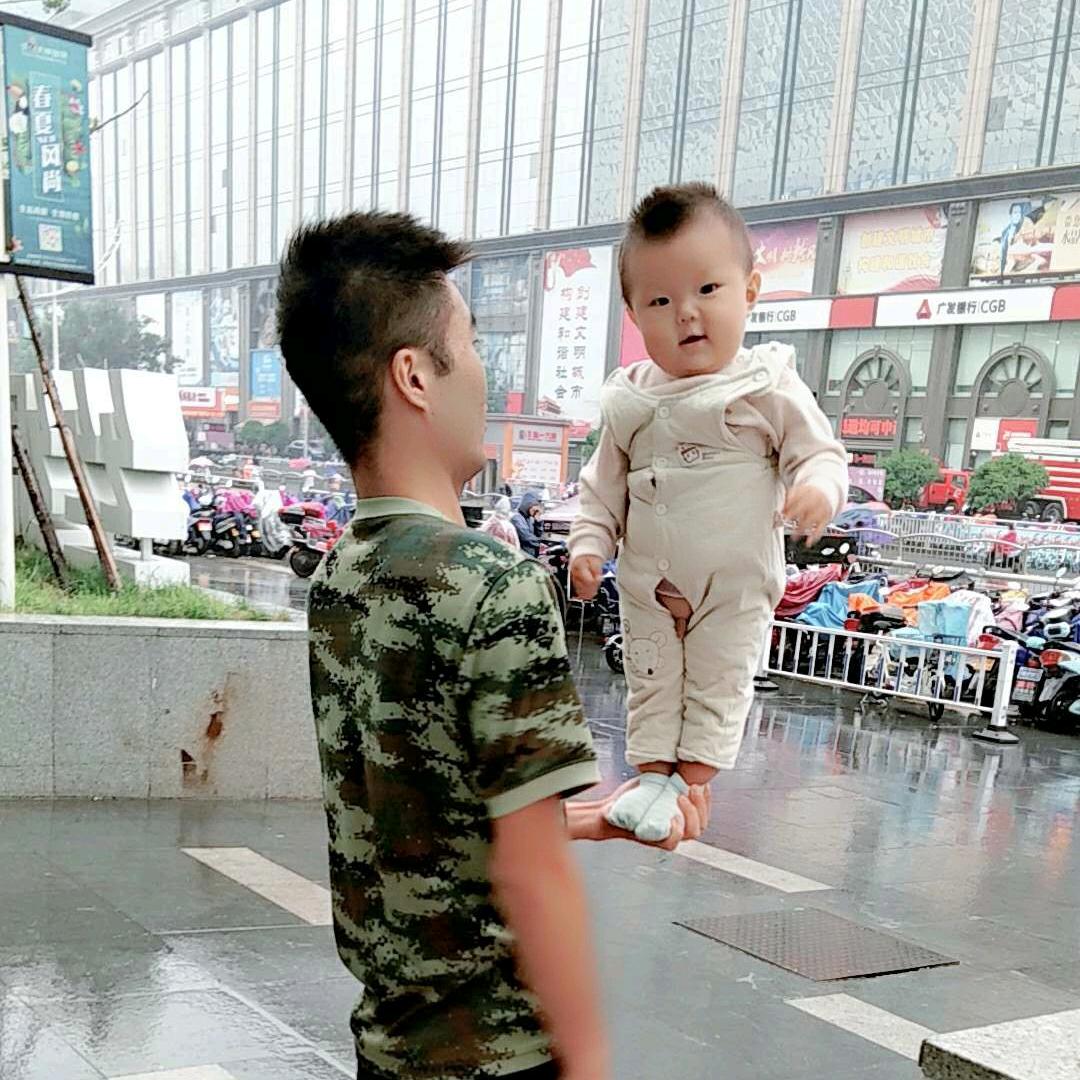 黄亚伟