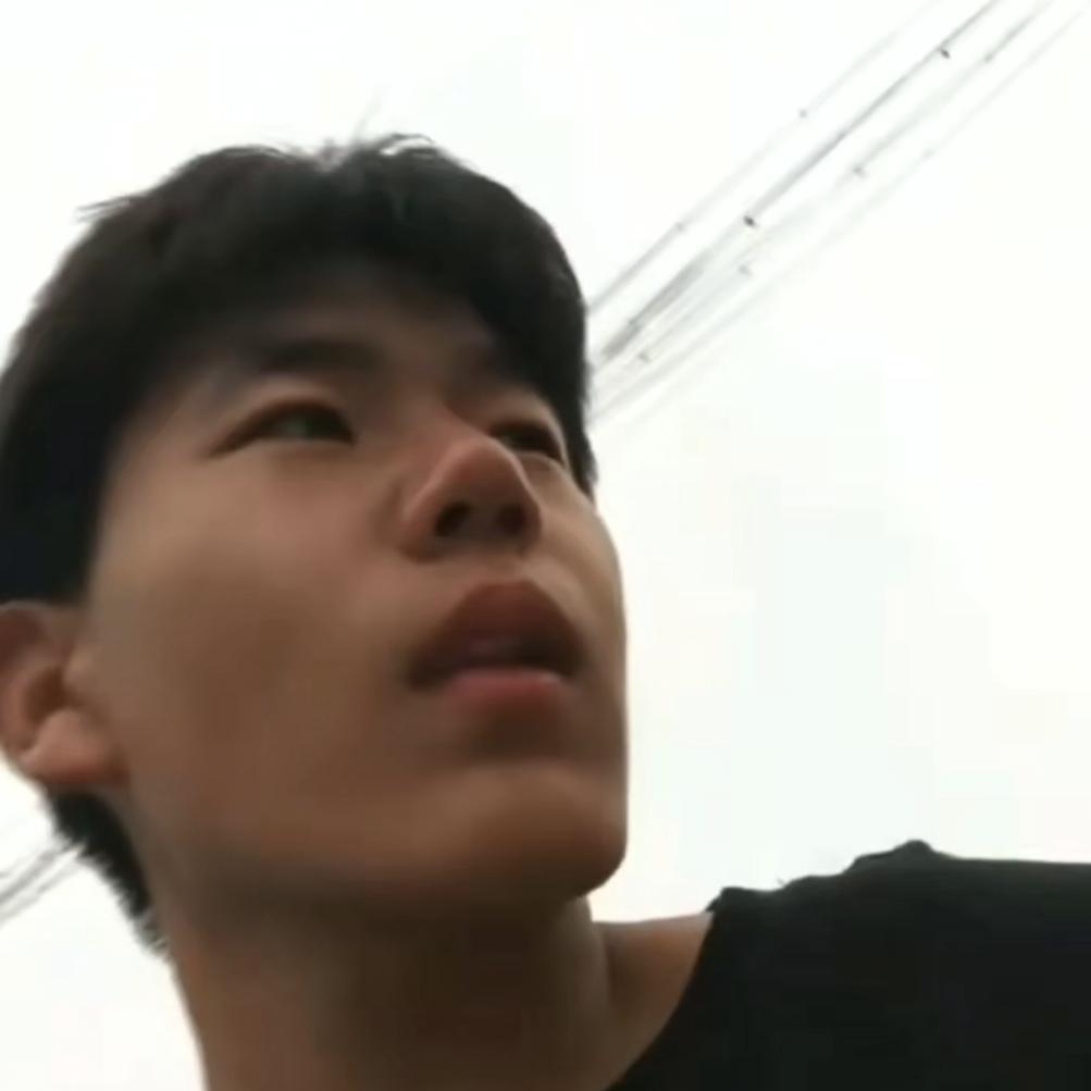 别老皱抬头纹