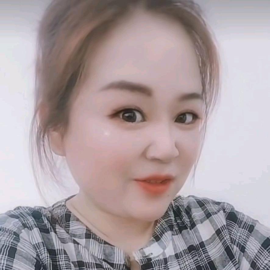 嫣然而笑