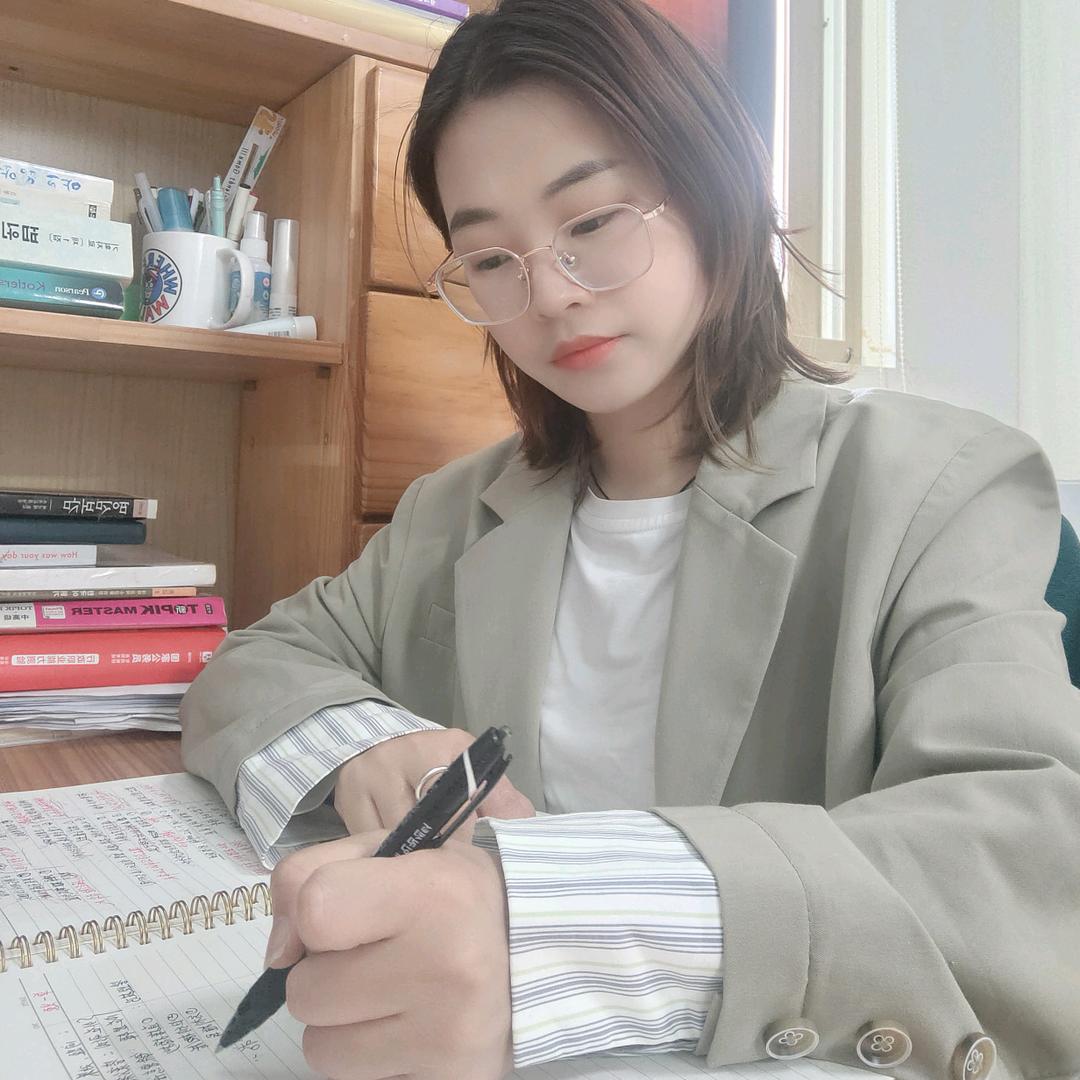 杨老师是班主任