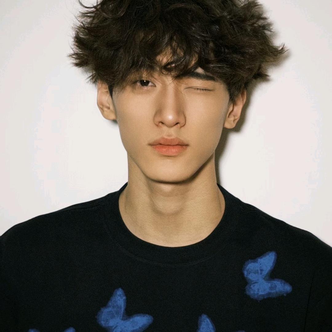 C.⚡️