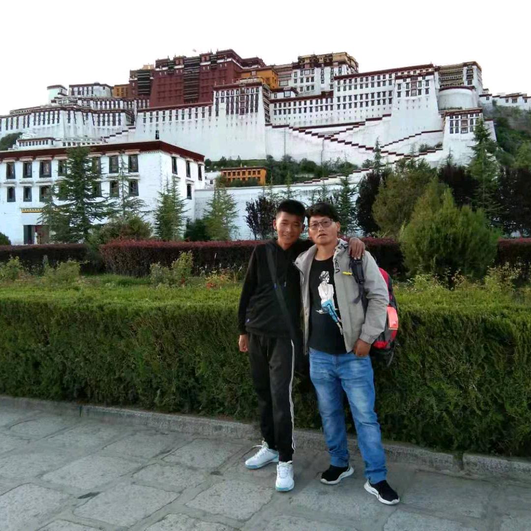 白玛群培