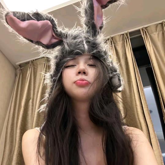 春泥✌️🌹🌈