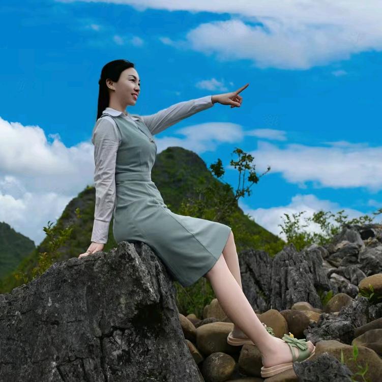 左海山的(女儿)