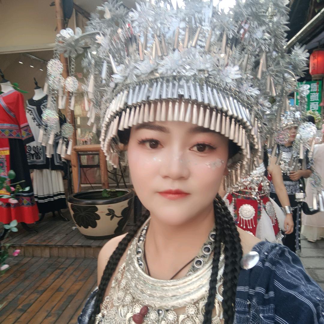 彤彤