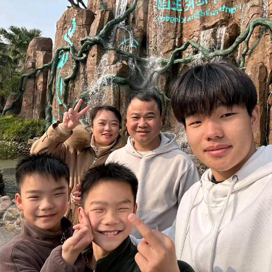 我老爸有三个儿子😊