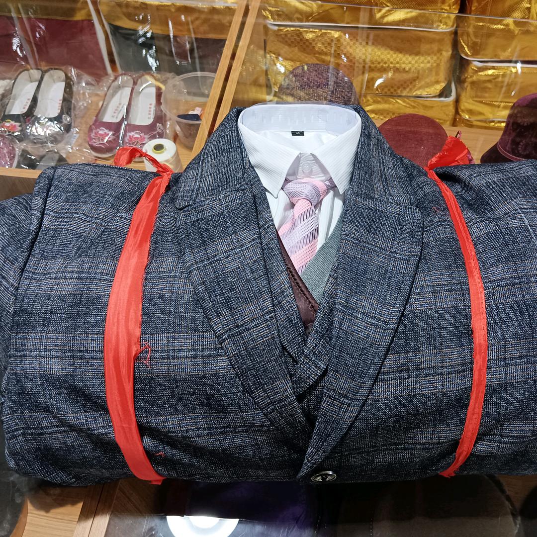 西安市灞桥区田王街道福祥寿衣批发中心