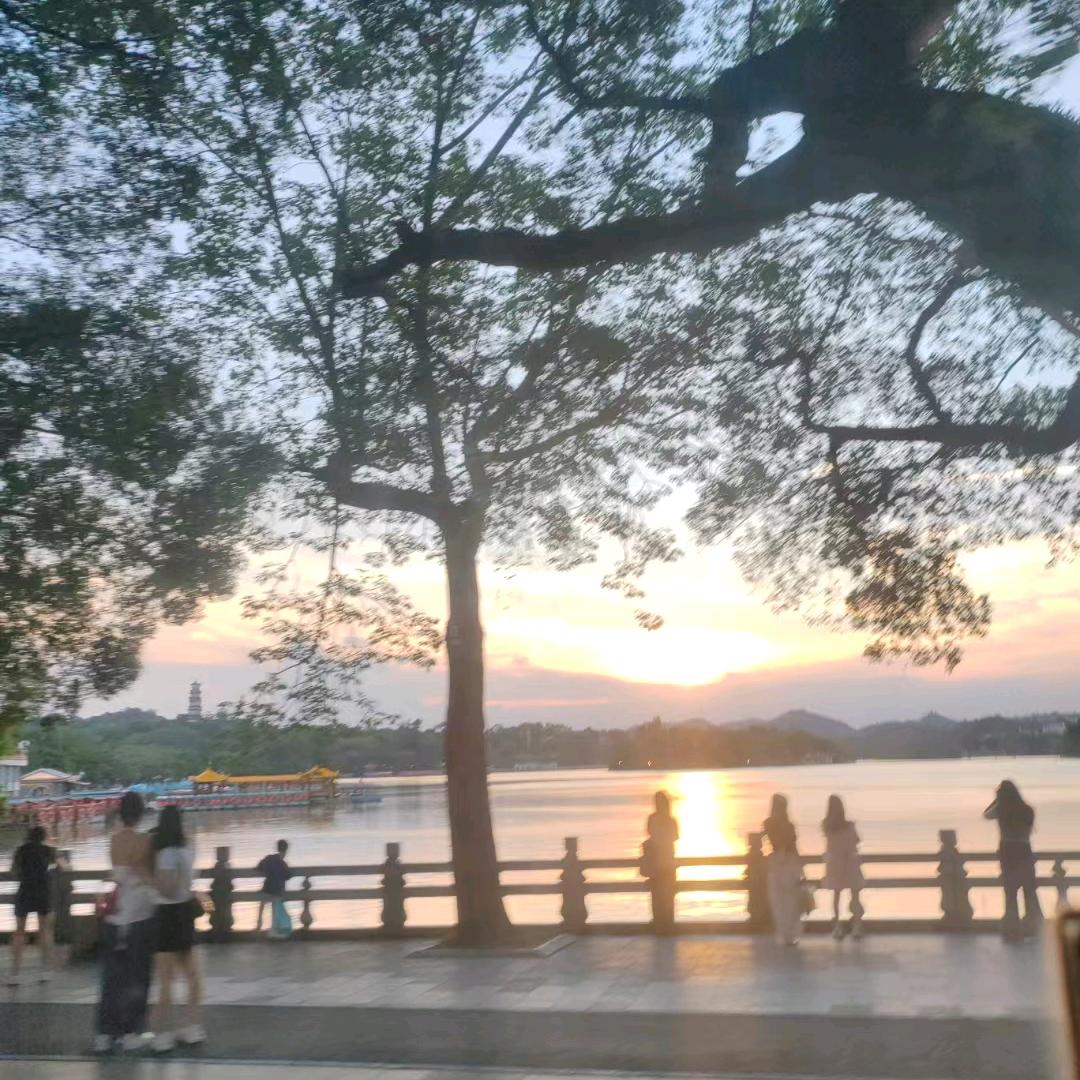 陌生人…
