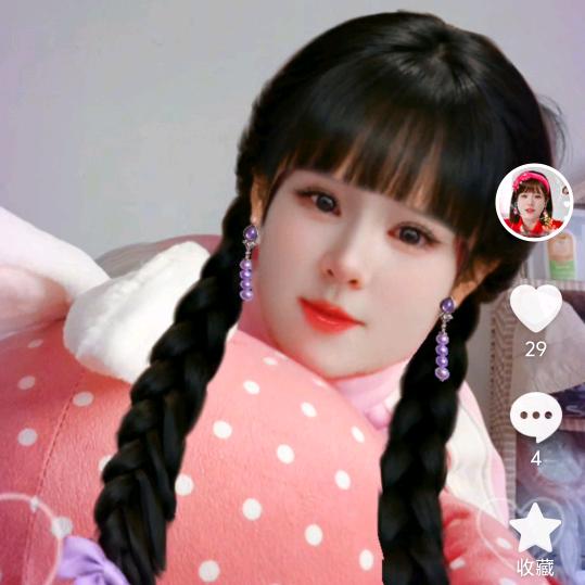 天下蚂蚁闯红灯，天马红灯，底下蚂蚁从月球