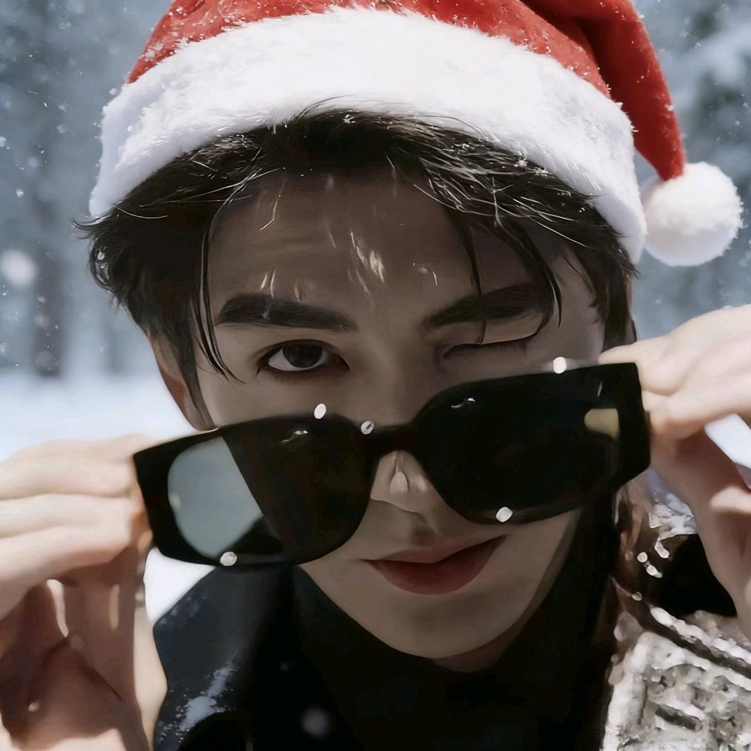 帅到掉渣没有退出生物圈的18岁乐观大蟑螂