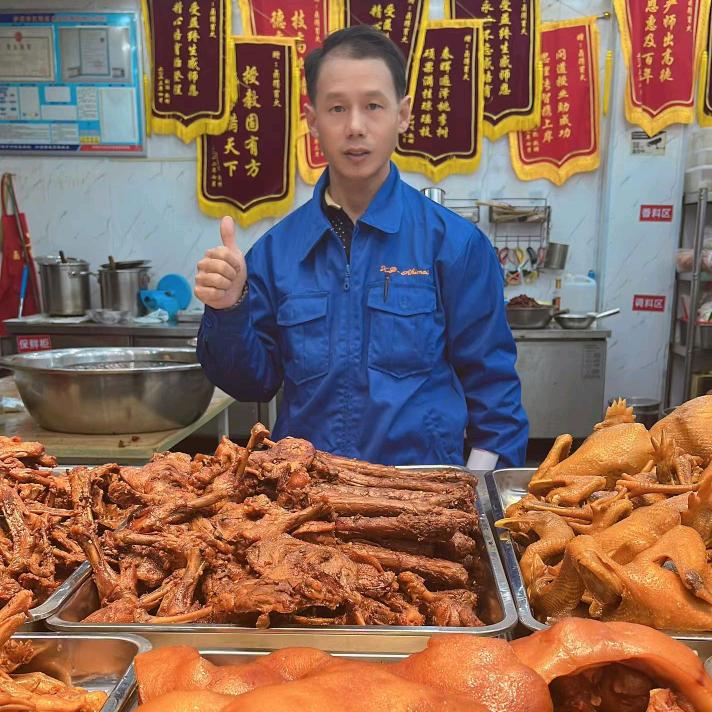 李哥熟食卤味（八一团）