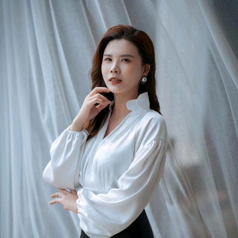 安美资瑜伽师小颜