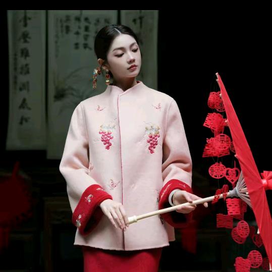 冯（CHAO MEI-穿搭分享