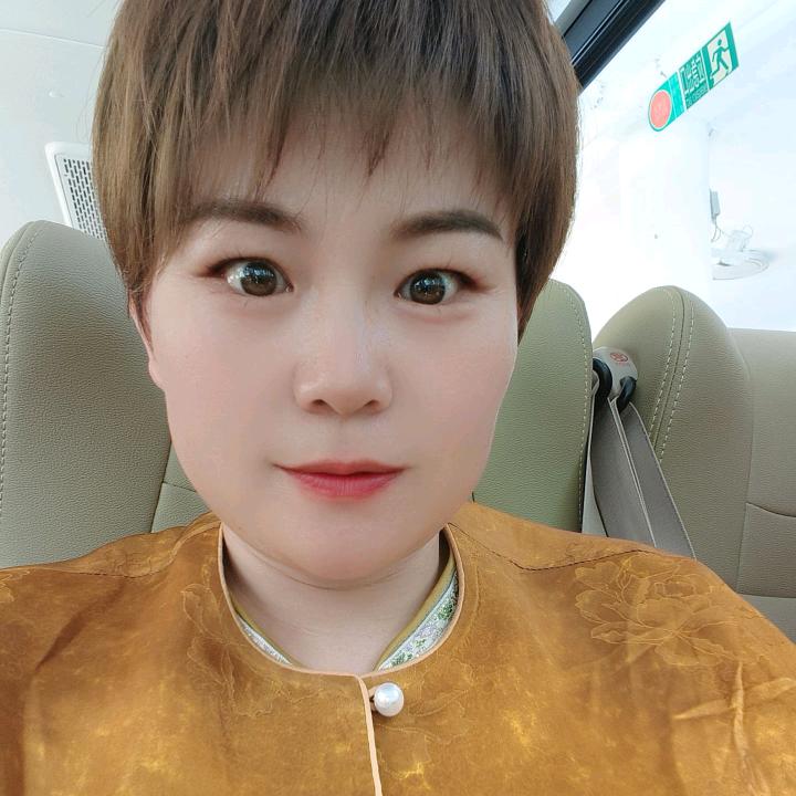 小玲珑多多行善