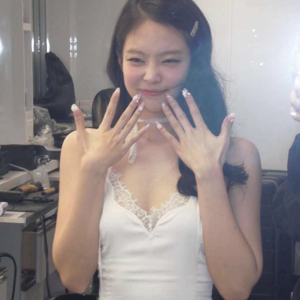 爱吃巧克力圣代🌙