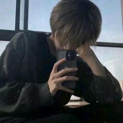 是灰灰呀～(忘忧哥哥的小跟班)