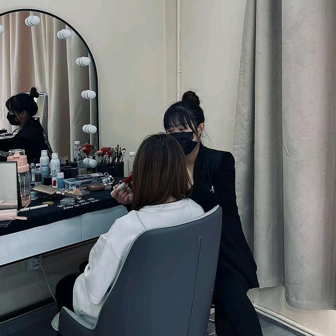 婚礼造型师  萍萍