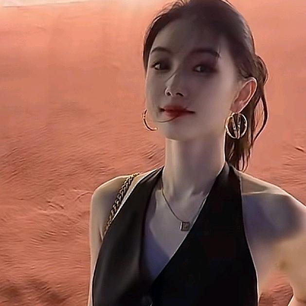 hello～西西 定制.穿搭