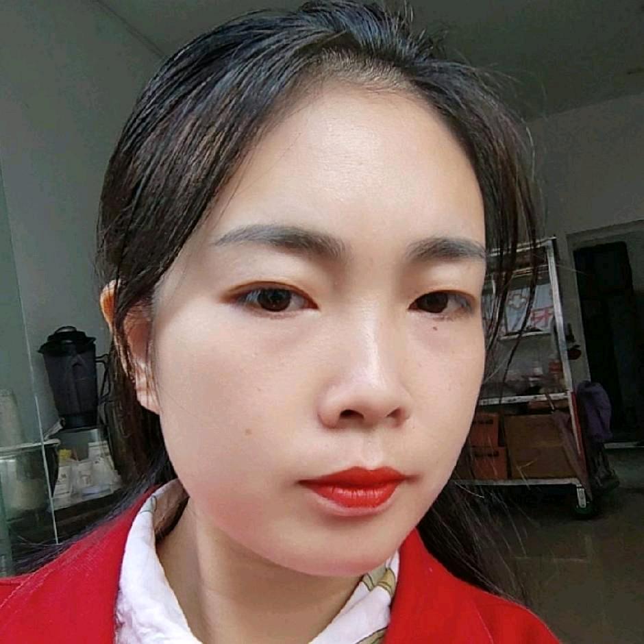 @在东安卖包子的小芳（首播7:00）