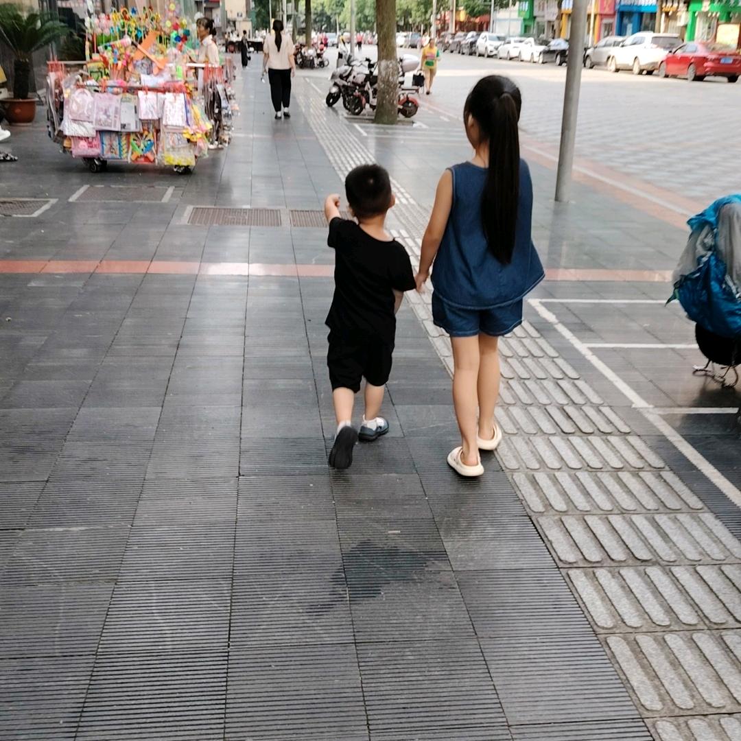 杯中烈酒敬余生