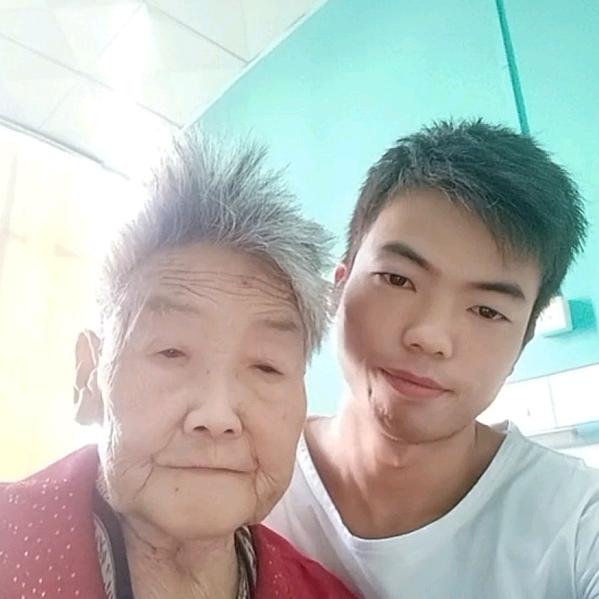 孤单唯一的宝