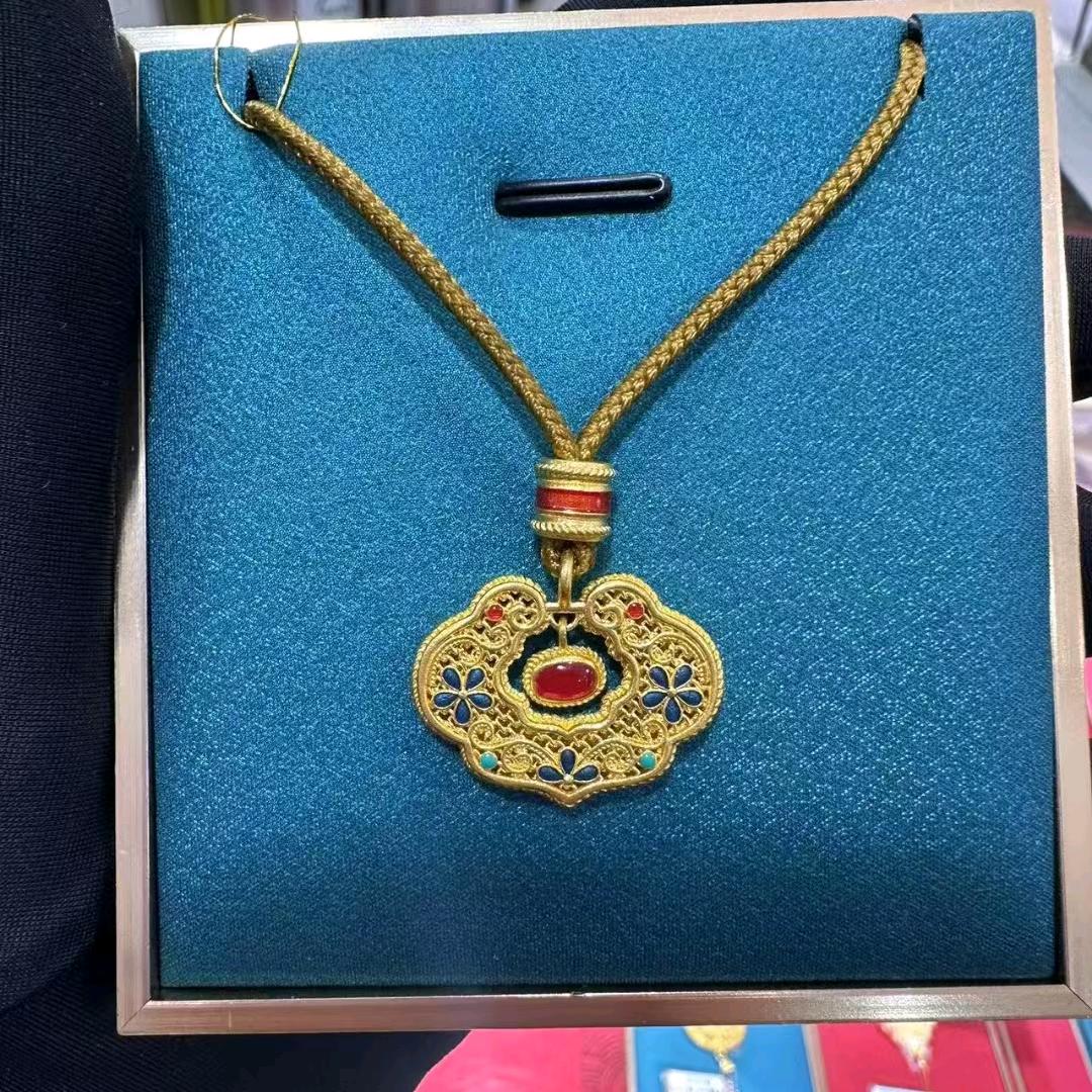 中国珠宝小梅