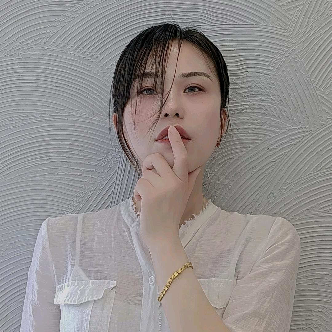 舒舒吖~