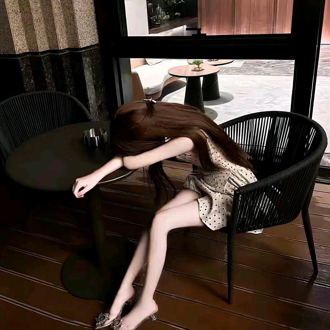 不混社会只卖萌.