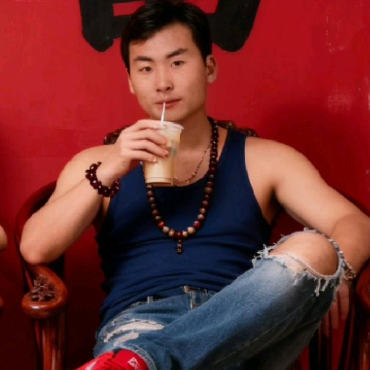 再瞅还是双眼皮