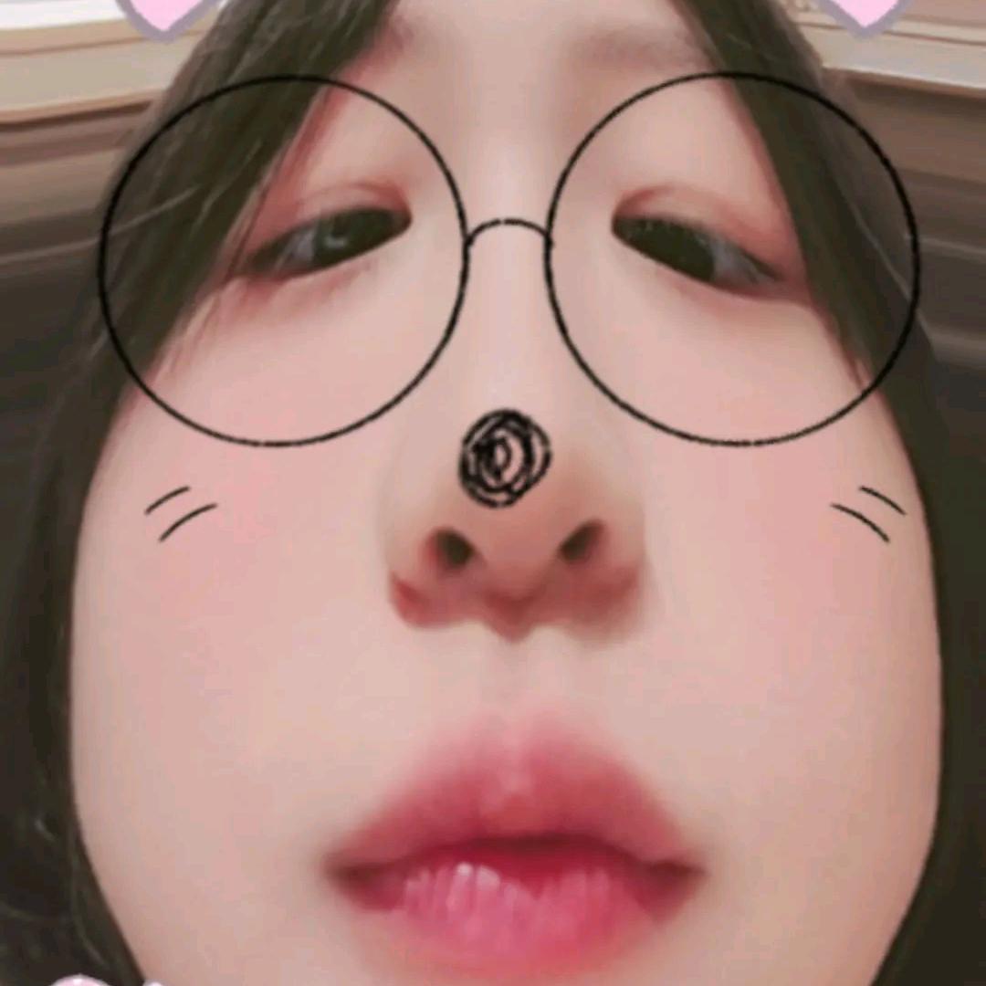 大崩飞小女孩.🌷