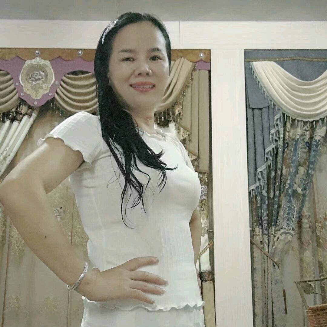 雨后的莲花（苏玉莲）