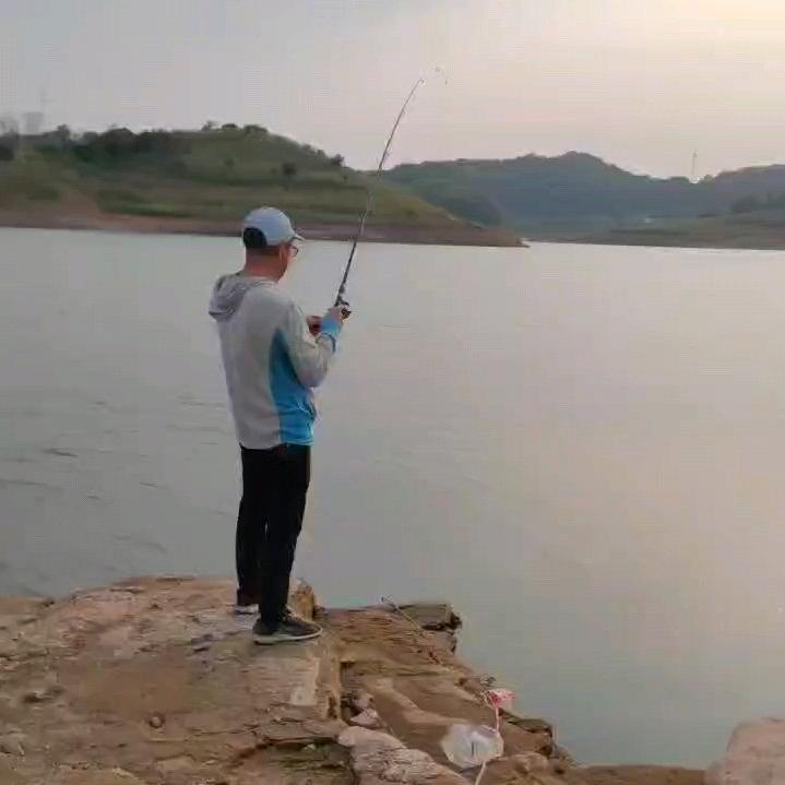 怡丰老王爱钓鱼