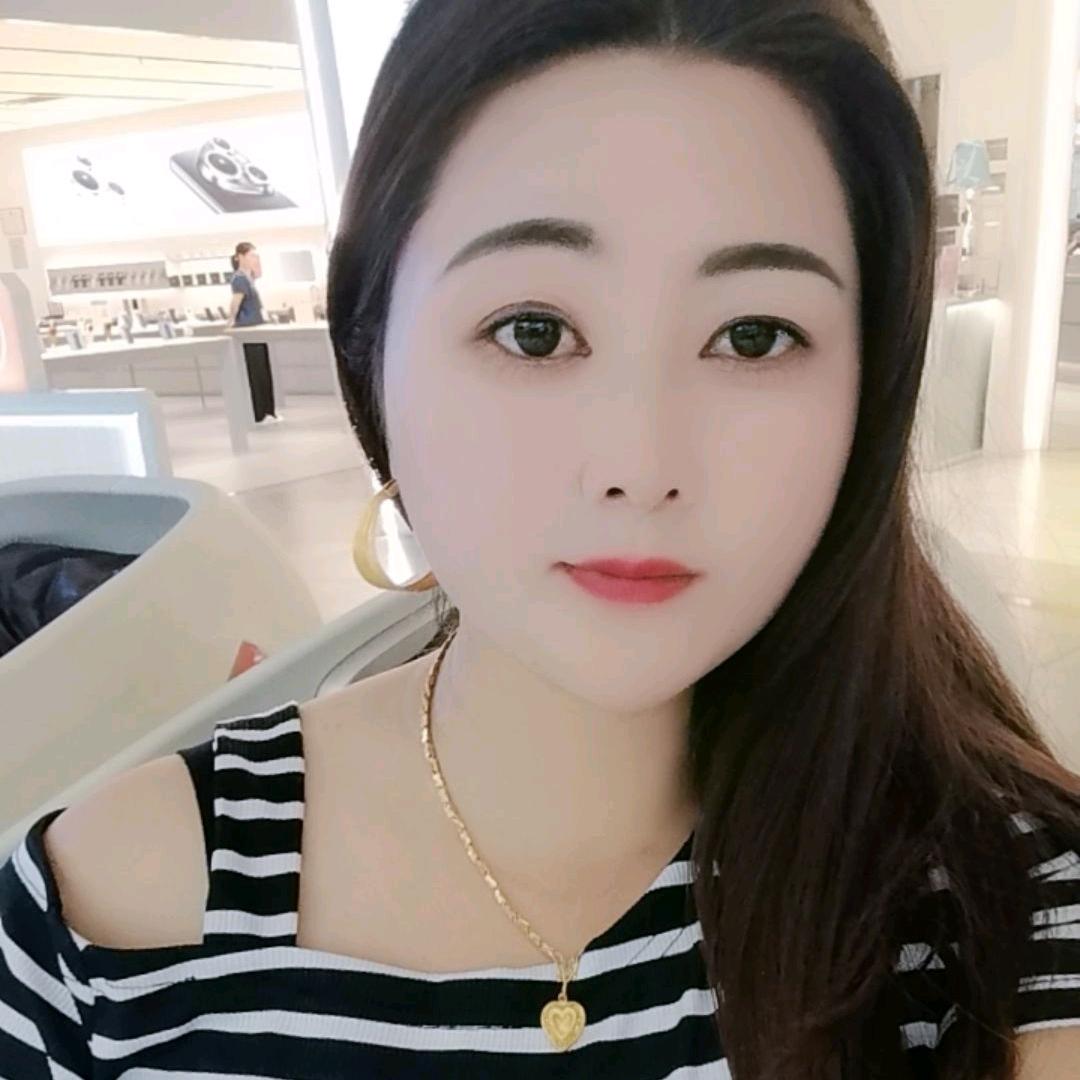 以后要做个坚强的女人。不需要任何人同情。
