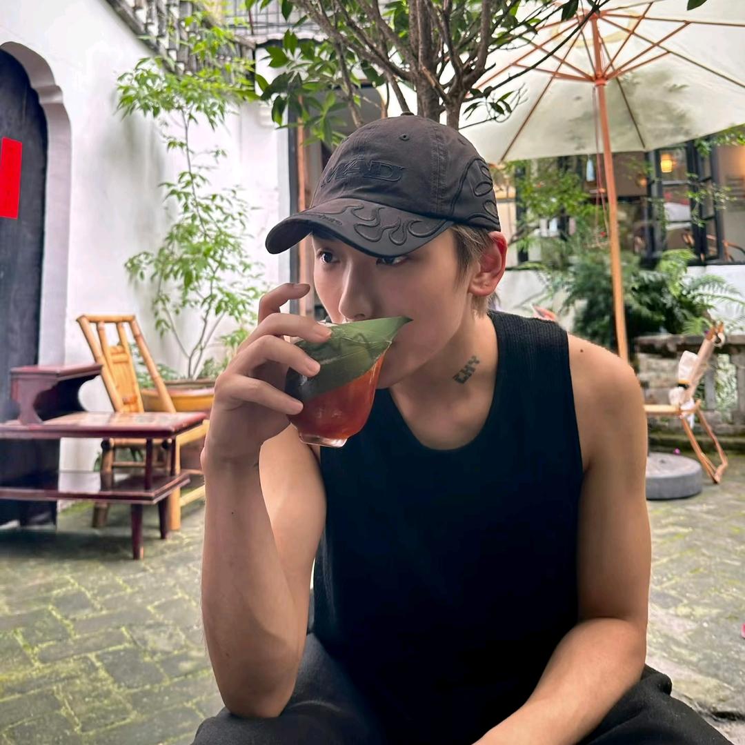 不练出腹肌不谈恋爱