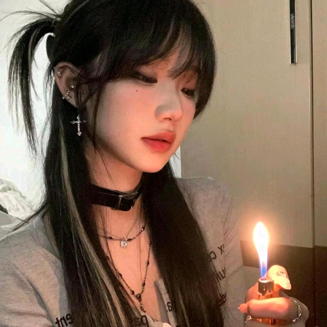 ^悲伤螺蛳粉-.🍜