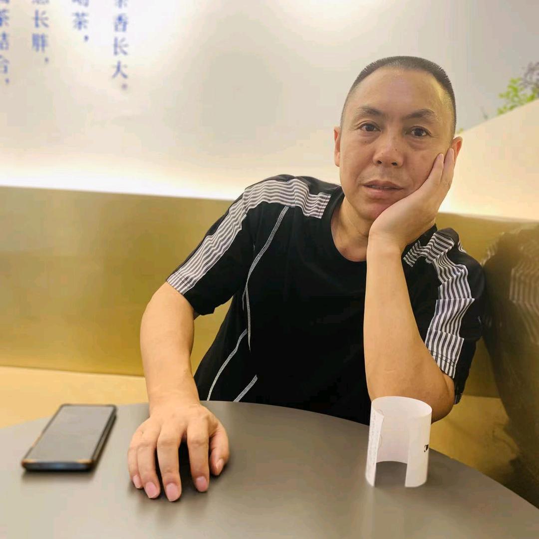 大岩关直走五十米杨昌职烟花爆竹直销点